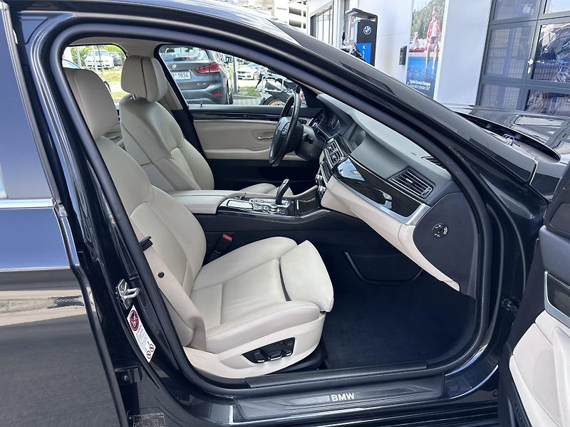 BMW Řada 5 530d Head-Up, Hi-Fi - fotka 9 z 21