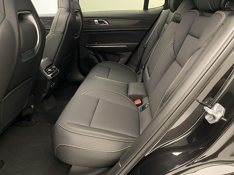 Lynk & Co 01 (2025) 01 MORE PHEV - fotka 4 z 50