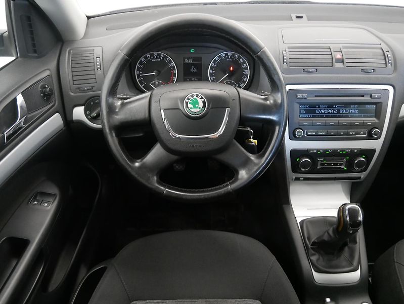 Škoda Octavia - fotka 15 z 23