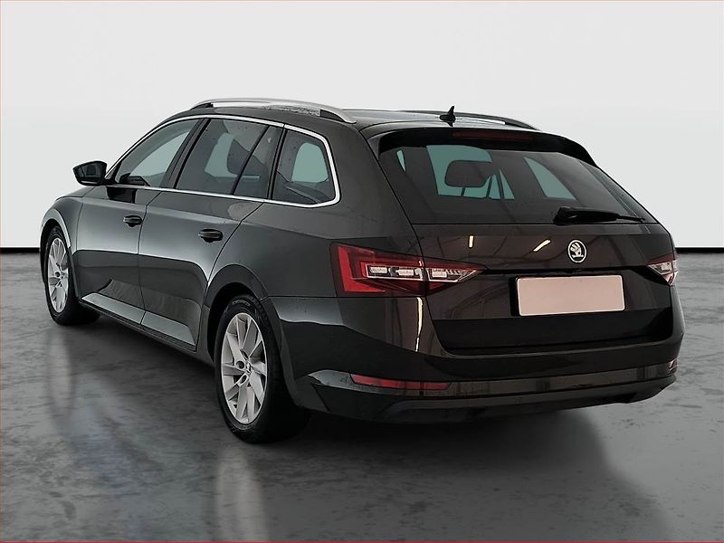 Škoda Superb (2017) 2.0 TDI, Automat, Navi, Xenony - fotka 4 z 18