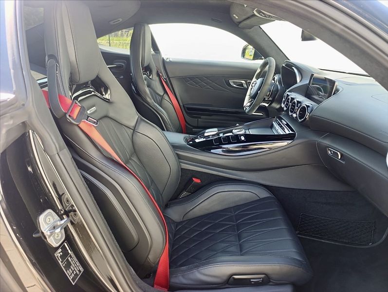Mercedes-Benz AMG GT 4,0 i V8 390kW NIGHT EDITION - fotka 21 z 46