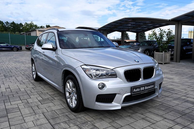 BMW X1 2.0d xDrive/manuál/Designation - fotka 8 z 36