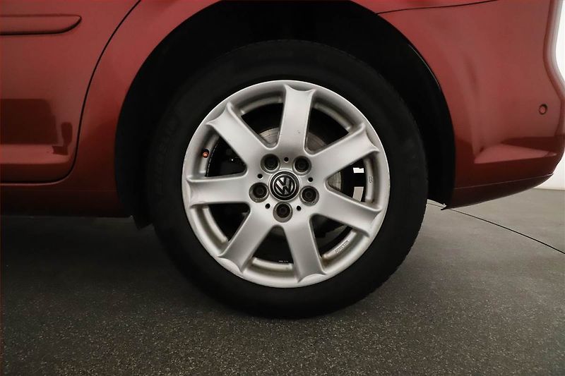 Volkswagen Touran (2011) 1.6 TDI, Tempomat - fotka 11 z 17