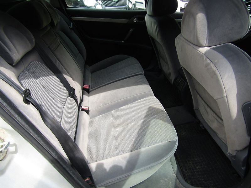 Peugeot 407 (2005) 1.8 16V 85kW BEZ KOROZE - fotka 24 z 31