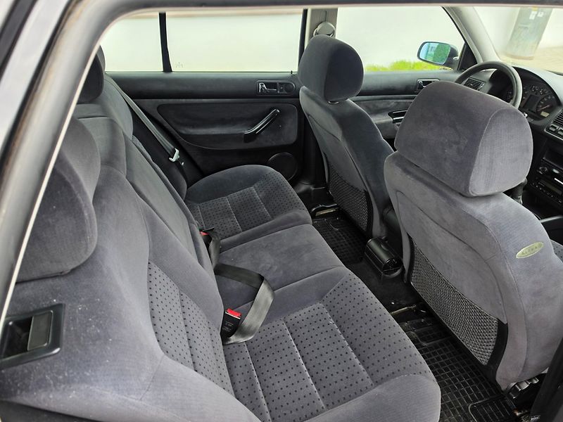Volkswagen Golf (1999) 1.4 i Nová STK - fotka 14 z 18