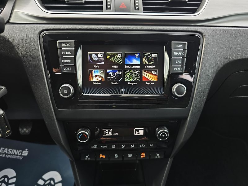 Škoda Rapid TSI 81KW XENON NAVi KAMERA 1Ma - fotka 26 z 29