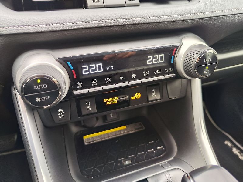 Toyota RAV4 2.5 HEV/163kW Black Edition AT - fotka 21 z 32