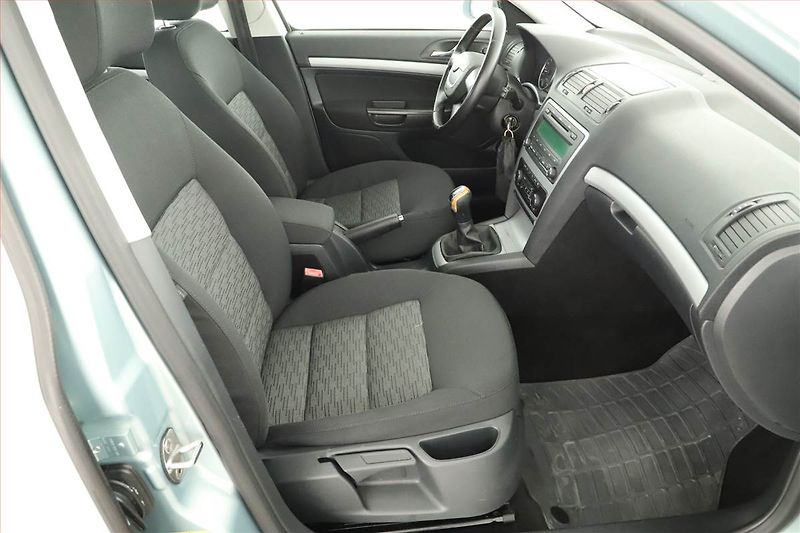 Škoda Octavia (2012) 1.6 TDI, Tempomat - fotka 7 z 13