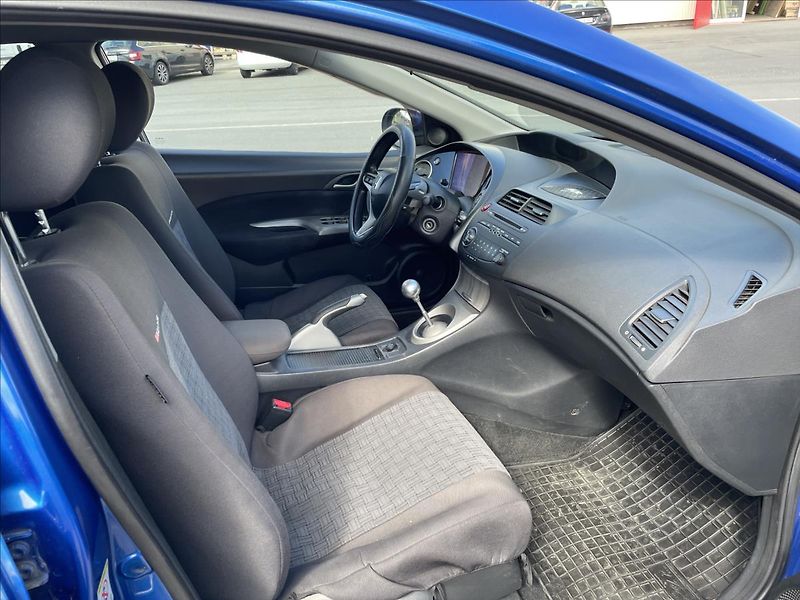 Honda Civic 2,2 CTDi*103kW*+ Al kola 17 l - fotka 22 z 35