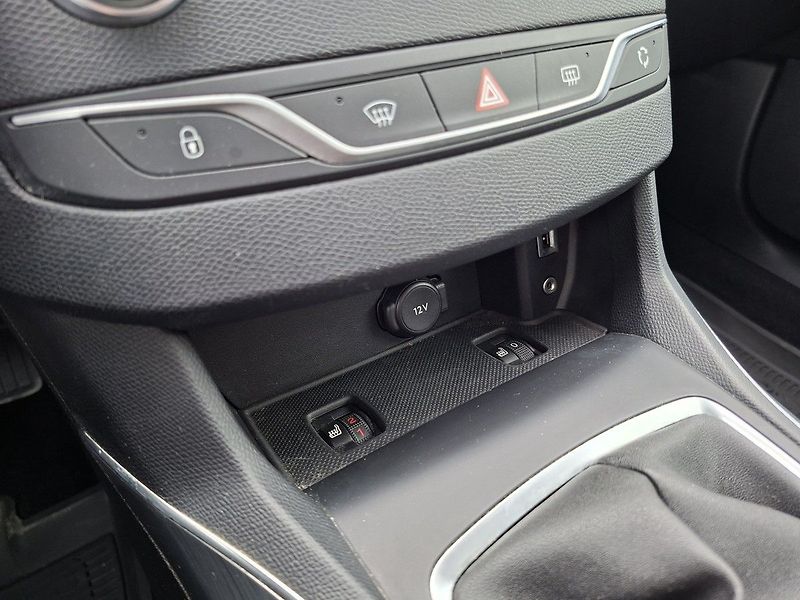 Peugeot 308 SW ALLURE 1,6 BHDi 120k M6 - fotka 24 z 26