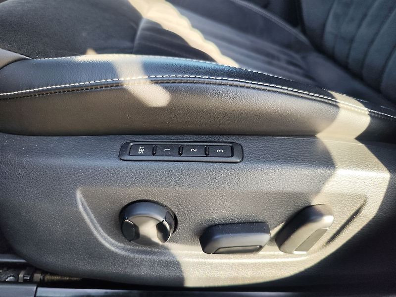 Škoda Superb 2.0 TDI/140kW Style DSG ČR - fotka 31 z 32