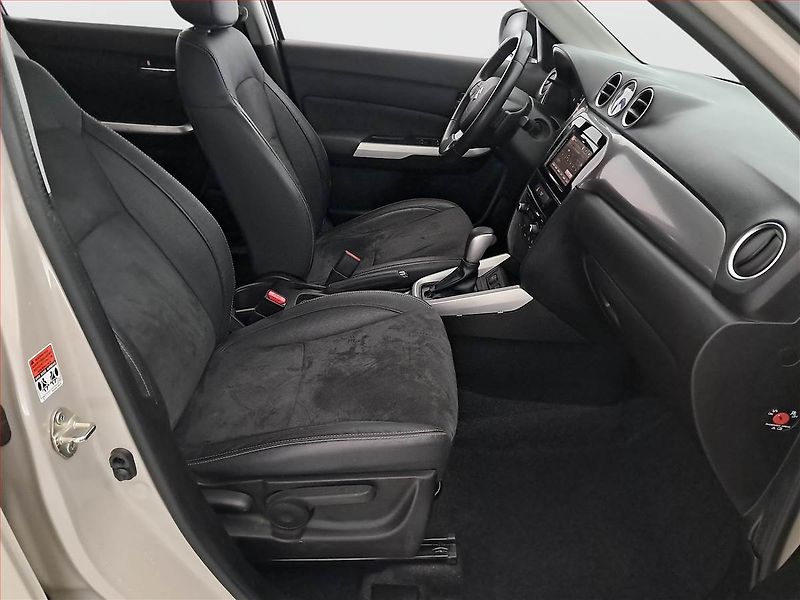 Suzuki Vitara (2018) Premium 1.6 VVT, Automat, ČR - fotka 9 z 20