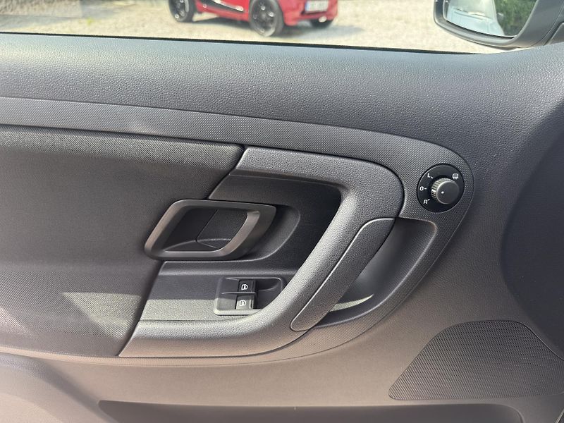 Škoda Fabia 1.2TSi,rezervace  - fotka 13 z 36