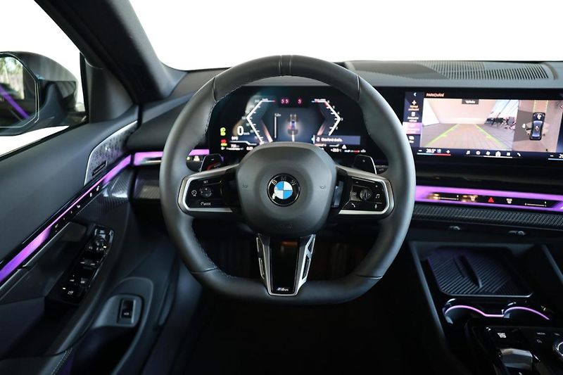 BMW Řada 5 540d xDrive Sedan - fotka 29 z 31