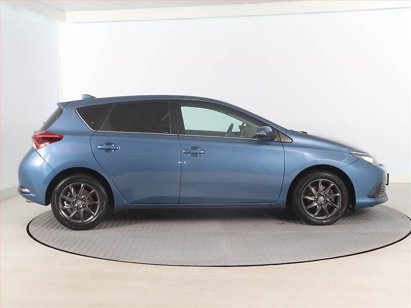 Toyota Auris (2017) 1.2 Ti, Park. senzory - fotka 6 z 14