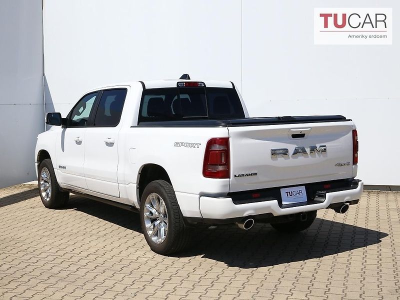 RAM 1500 (2025) Laramie 5.7 V8 HEMI  - fotka 4 z 47