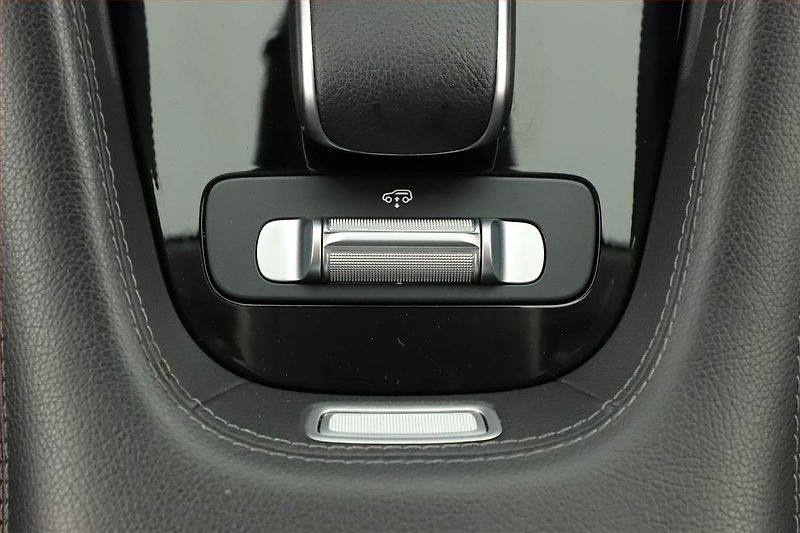 Mercedes-Benz GLE (2024) 300 d 4MATIC - fotka 24 z 29