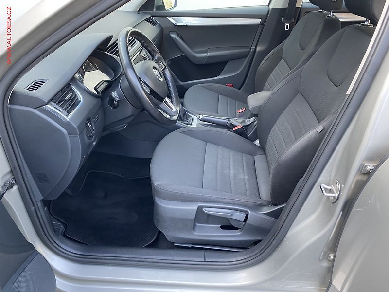 Škoda Octavia (2016) 1.6TDi, 1.maj,ČR, AC, park - fotka 9 z 17