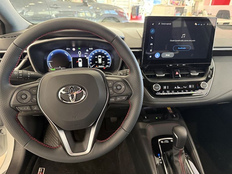 Toyota Corolla 2.0HEV, GR SPORT - fotka 14 z 16