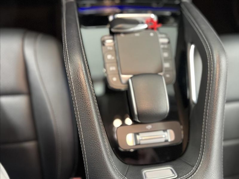 Mercedes-Benz GLE 350De 4MATIC AMG - fotka 31 z 32