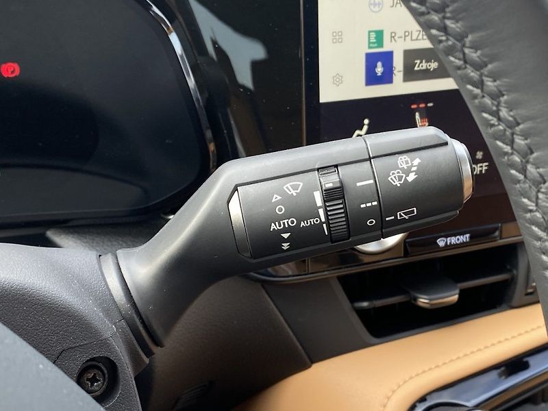 Lexus NX 350h 2.5HEV, ČR, ExecutiveTOP, 4x4 - fotka 18 z 40