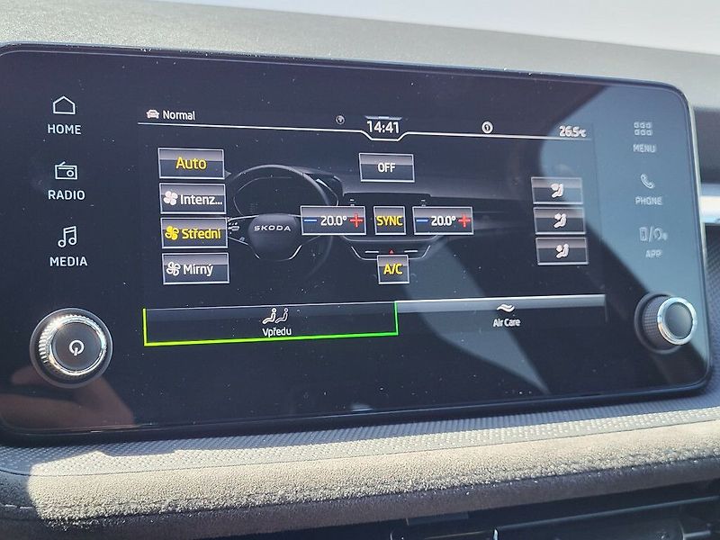 Škoda Fabia Dynamic 1,0TSI 85kW - fotka 22 z 27