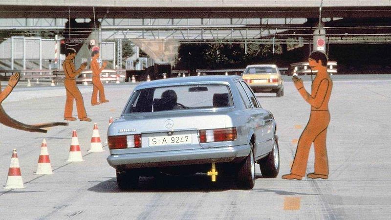 Padesát let od otevření a vozy Mercedes-Benz se zde testují pořád stejně tvrdě.