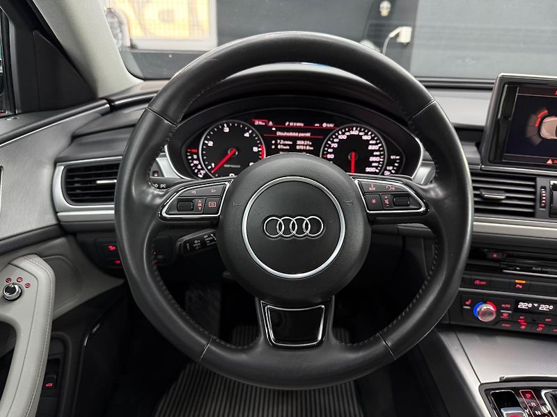 Audi A6 Allroad (2012) 3.0 TDI quattr - fotka 18 z 30