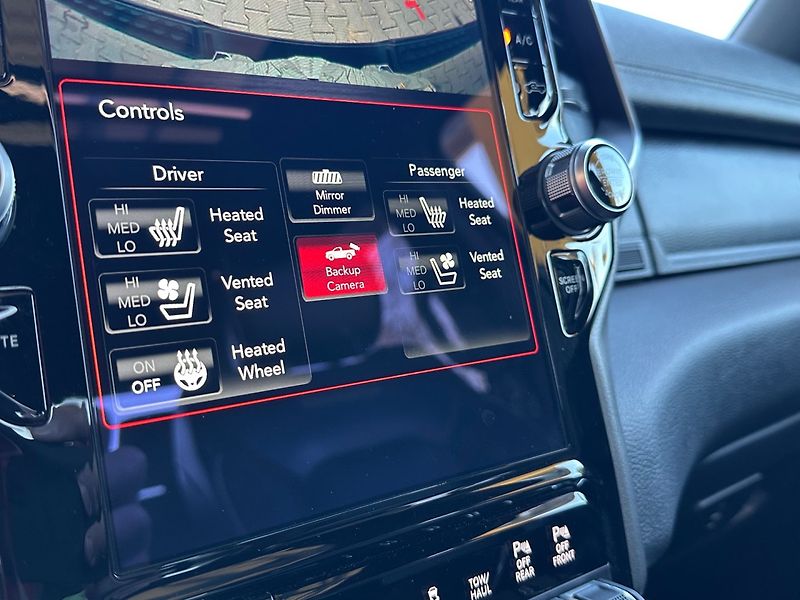 RAM 1500 (2021) 5.7HEMI V8 LARAMIE SPORT - fotka 18 z 30