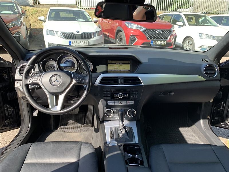 Mercedes-Benz Třídy C 2,2 CDI 4MATIC - fotka 10 z 20