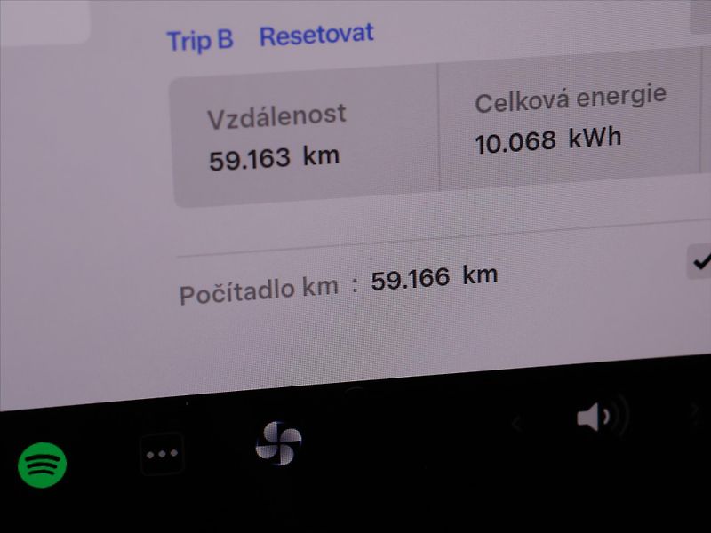 Tesla Model 3 Long Range 75kWh AWD sOH 93,2% - fotka 22 z 32