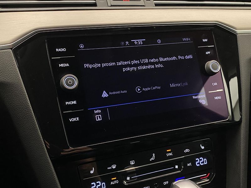 Volkswagen Passat VARIANT 2.0TDI DSG R-LINE CZ - fotka 37 z 55