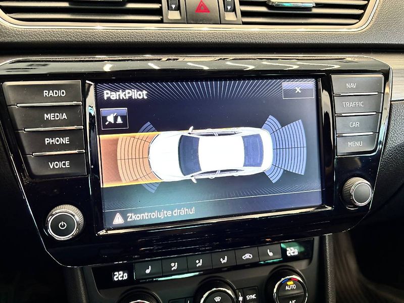 Škoda Superb (2017) Style 2.0 TDI (110kW/150k) DSG - fotka 16 z 29