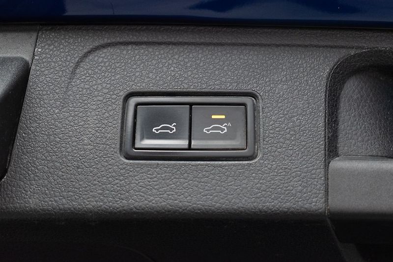 Volkswagen Passat 2.0TDI 147 R-LINE*TAŽNÉ*DPH*ČR - fotka 43 z 45
