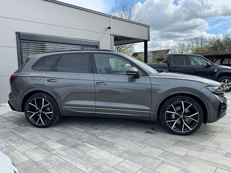 Volkswagen Touareg (2025) R-Line 3.0 TDI 4Motion 210kW - fotka 4 z 47