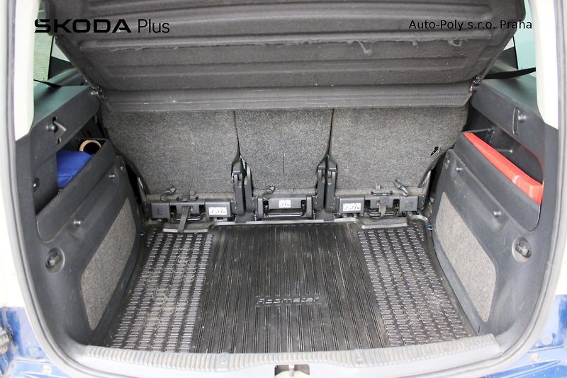 Škoda Roomster (2009) 1.4 16V 63 kW Style - fotka 18 z 20