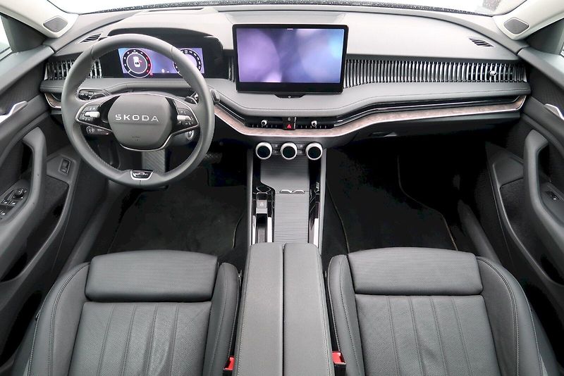 Škoda Superb (2025) L&K 2.0 TDI 142 kW 4x4 DSG - fotka 5 z 28