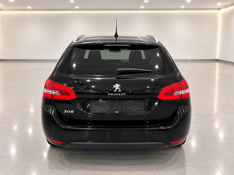 Peugeot 308 (2021) - fotka 11 z 24