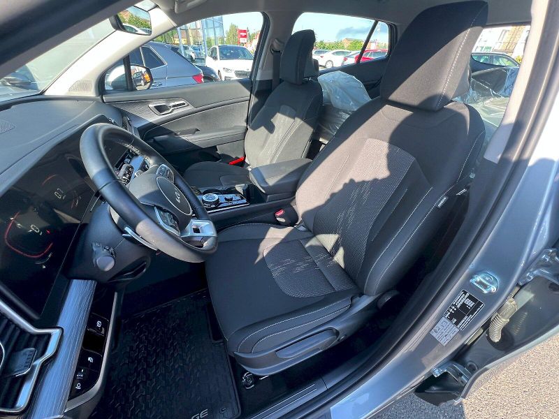 Kia Sportage (2025) Exclusive 1.6 T-GDI MHEV 117 k - fotka 11 z 33