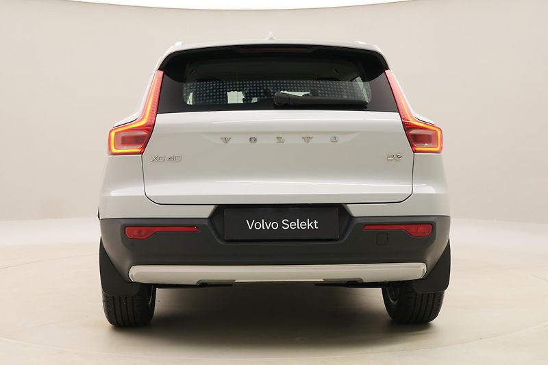 Volvo XC40 D3 MOMENTUM AUT  - fotka 11 z 45