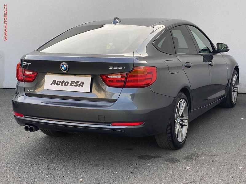 BMW Řada 3 (2015) 2.0T 328i xDrive, Sport, AT - fotka 4 z 20