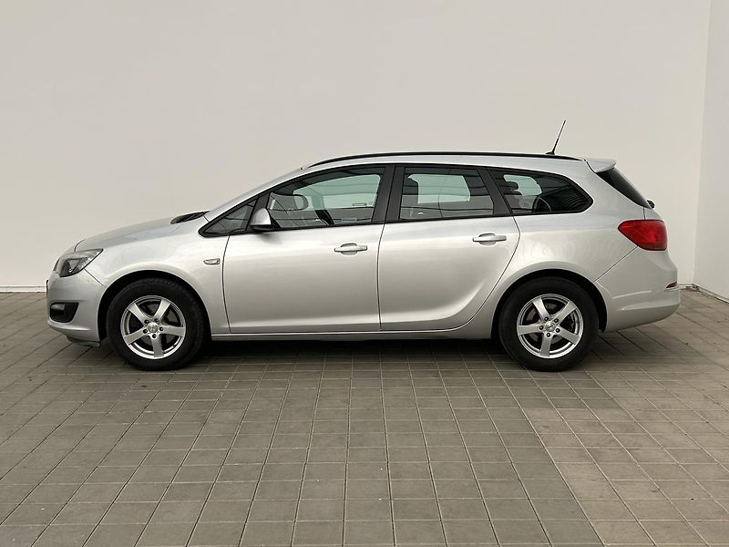 Opel Astra 1.6 CDTi Enjoy - fotka 2 z 24