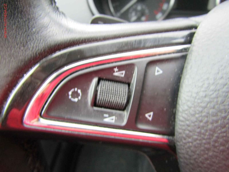 Škoda Octavia (2014) 2.0TDi, ČR, DSG, bixen, navi - fotka 16 z 18