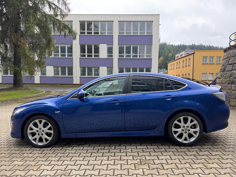 Mazda 6 2,2 MZR-CD - fotka 2 z 22