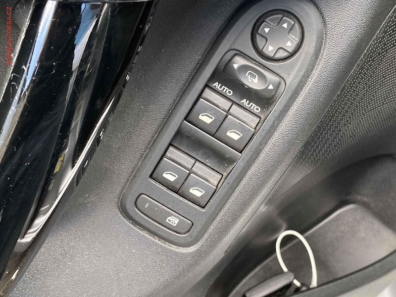 Citroën C3 (2016) 1.2 PT, Exclusive, navi - fotka 11 z 17