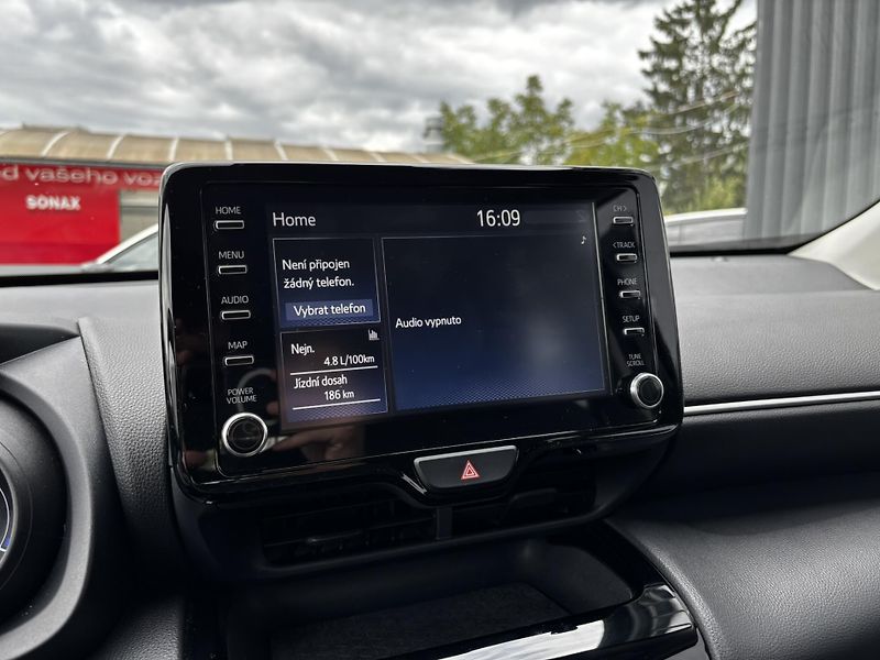 Toyota Yaris Cross (2024)  Comfort 1.5 Hybrid 4WD - fotka 7 z 13