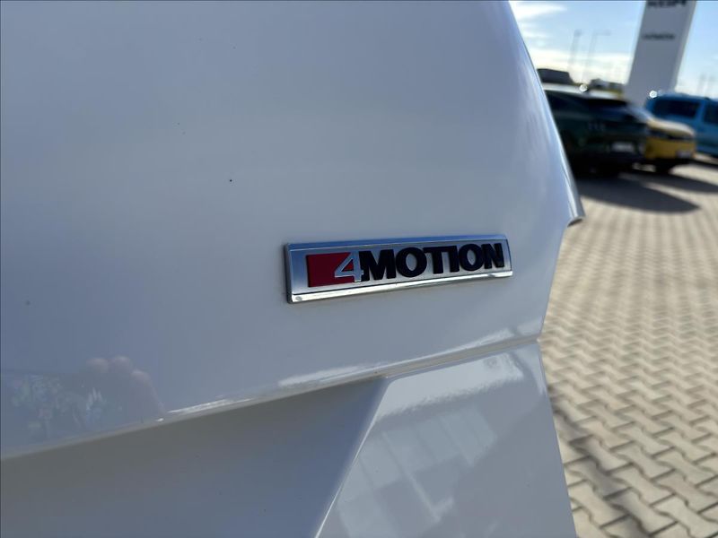 Volkswagen Multivan 2,0 TDI Comfortline 4x4 AUT - fotka 15 z 49