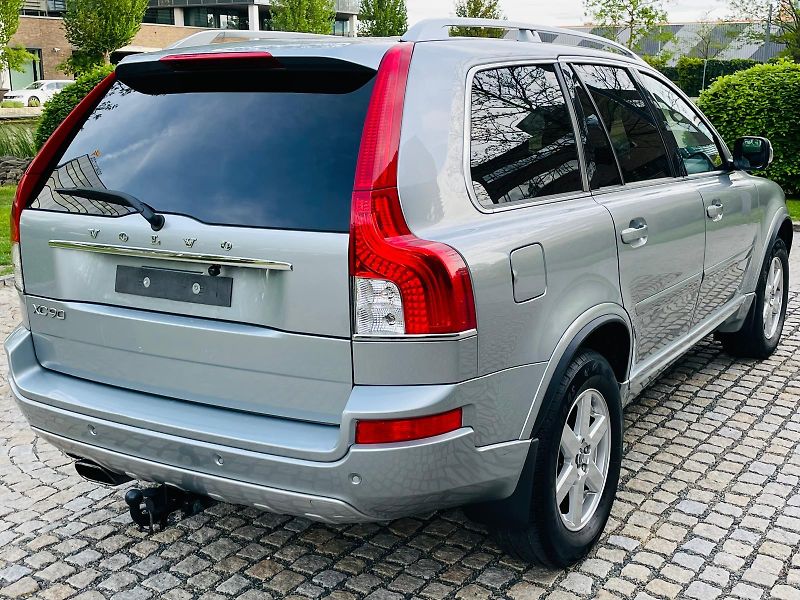 Volvo XC90 2.4 D5 4x4 AUT SERVISKA TAŽNÉ - fotka 11 z 49