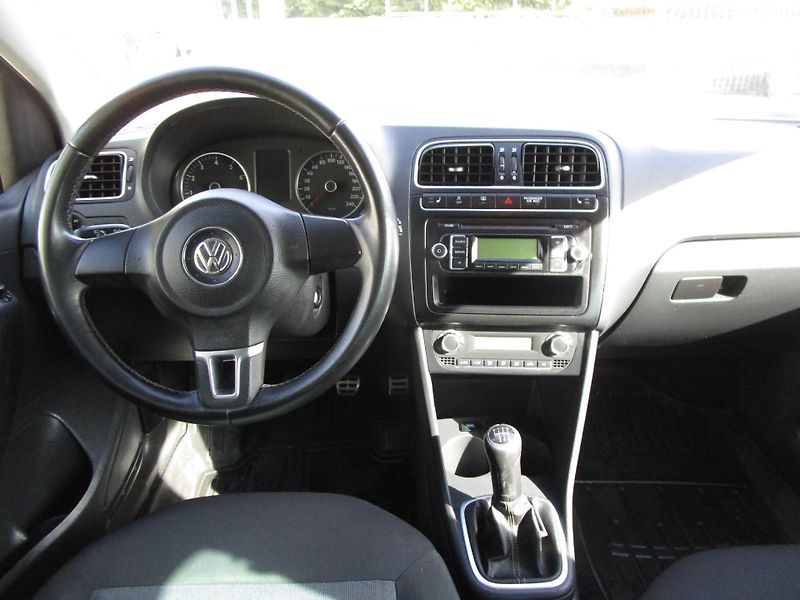 Volkswagen Polo (2011) 1,2TSI-77KW-NOVÁ STK+OLEJ - fotka 7 z 15