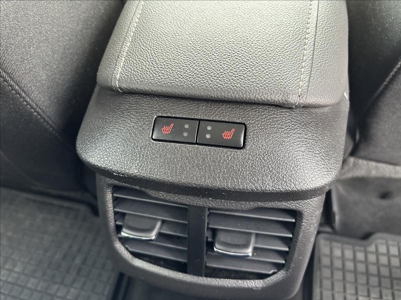 Ford Mondeo 1,5 EcoBoost 121kW Titanium - fotka 14 z 34
